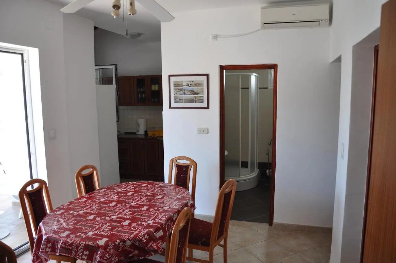 Apartman Somun Lopar